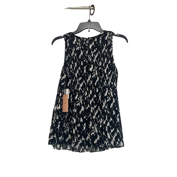 Halogen(R) Sleeveless Pleated Georgette Top in Black- Ivory Brushstrokes , XS - Picture 13 of 15